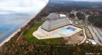 Budowa Hotelu Gołębiewski w nadmorskim Pobierowie [ZDJĘCIA, FILM]