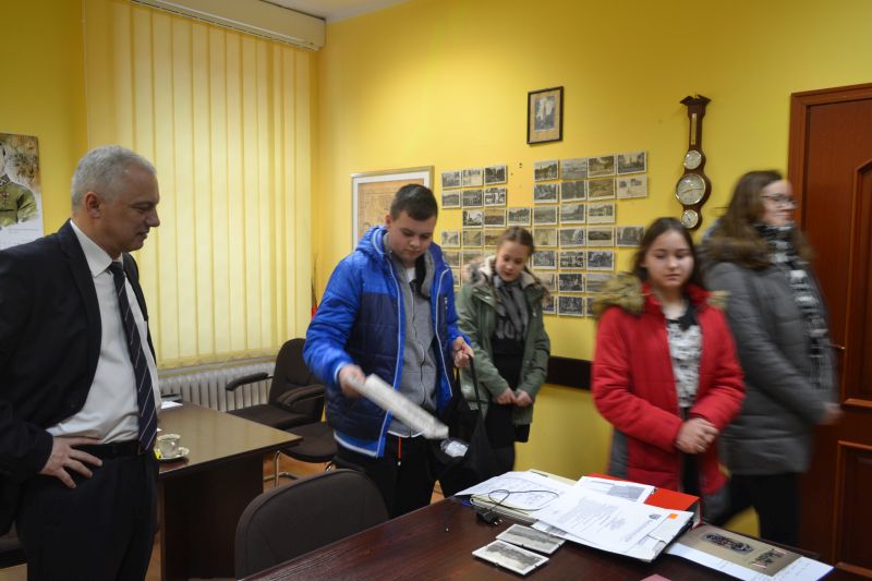 Mlodzi dziennikarze u Burmistrza 02