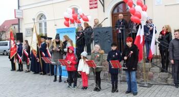 103 lata Niepodległej - Święto wszystkich Polaków! – uroczyste obchody w Zespole Szkół w Resku [FOTORELACJA]