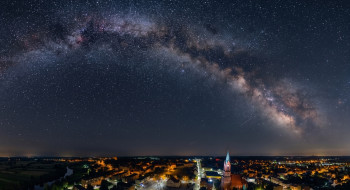 Astronomiczna „Superśroda” nad Reskiem! Dziś głębokie zaćmienie Słońca i noc Perseidów