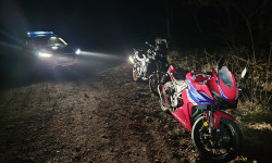Nietypowe znalezisko w lesie pod Starogardem. Dzielnicowi odzyskali motocykle skradzione w Niemczech